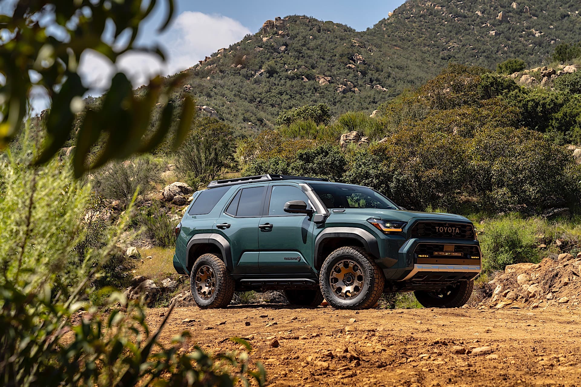Finally, new 2025 Toyota 4Runner debuts with hybrid tech EV Pulse