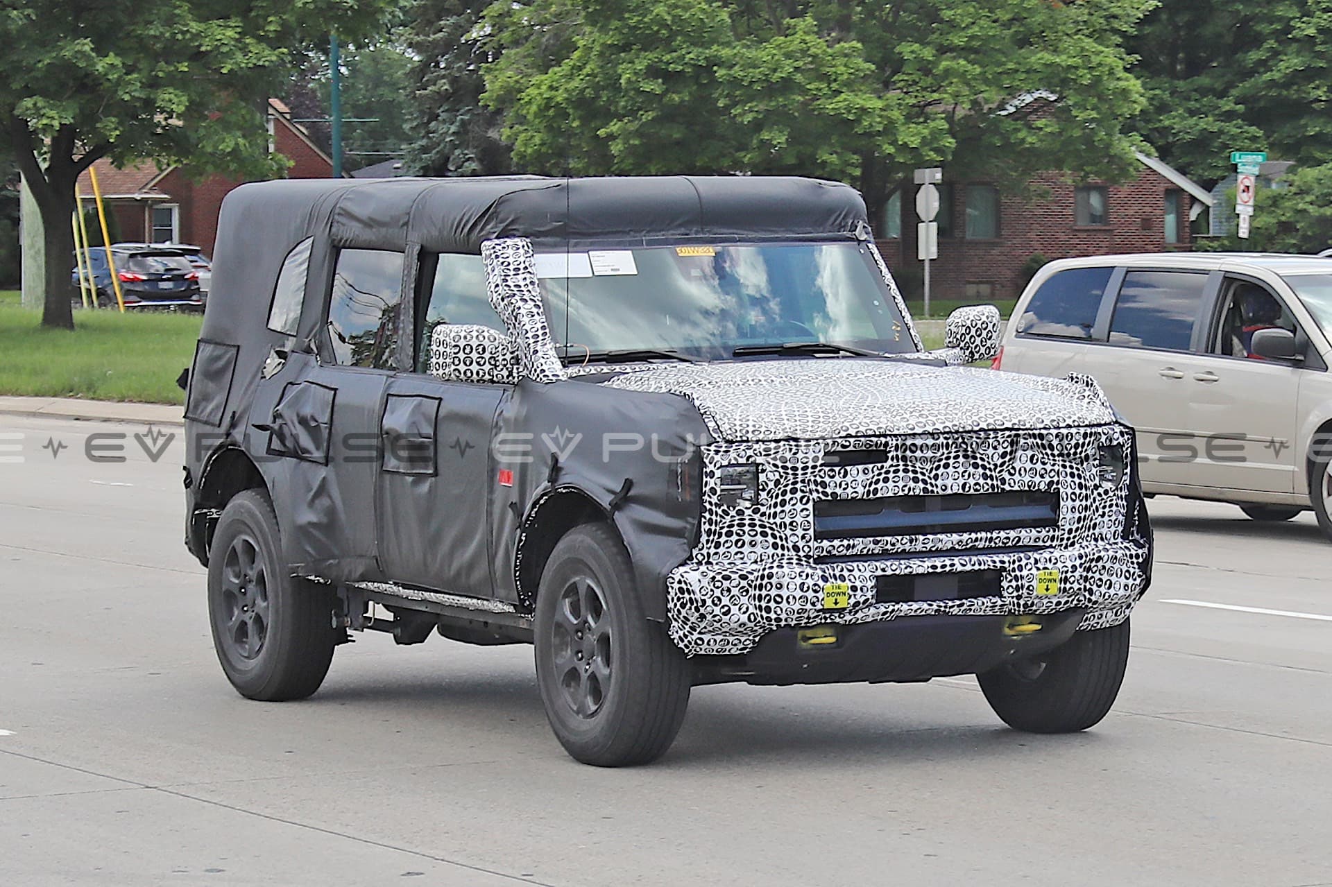Spied: Ford caught testing upcoming Bronco PHEV or hybrid - EV Pulse